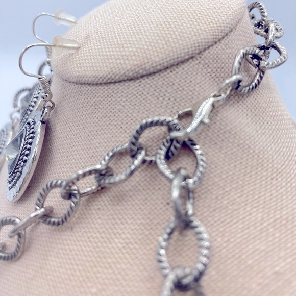 Silver Toned Hammered Disk With Smokey Grey Topaz Rhinestone Center Necklace Set - Picture 2 of 5